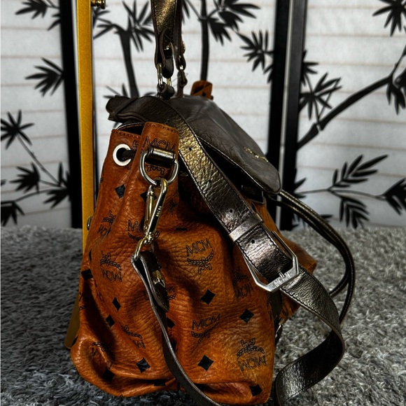 MCM Limited Edition Visetos made in Italy Drawstring Satchel/Crossbody bag - Picture 13 of 16